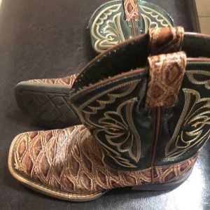 Boys Ariat brown boots